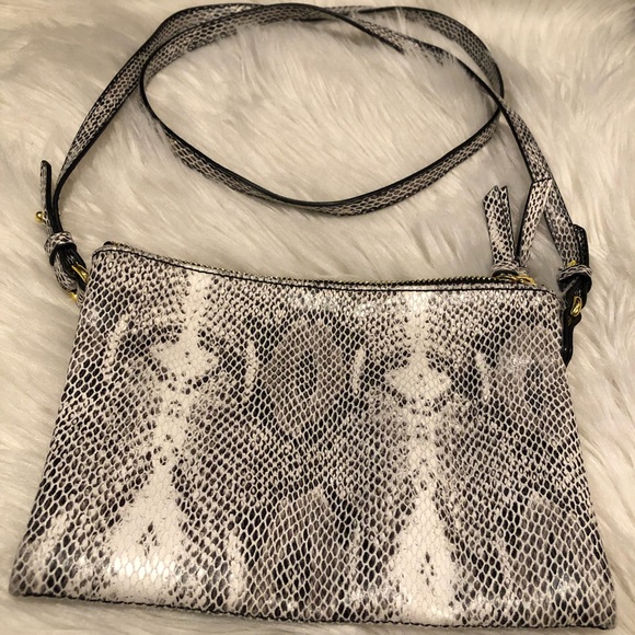 Snake print crossbody purse/ vegan/ animal print - Picture 2 of 5